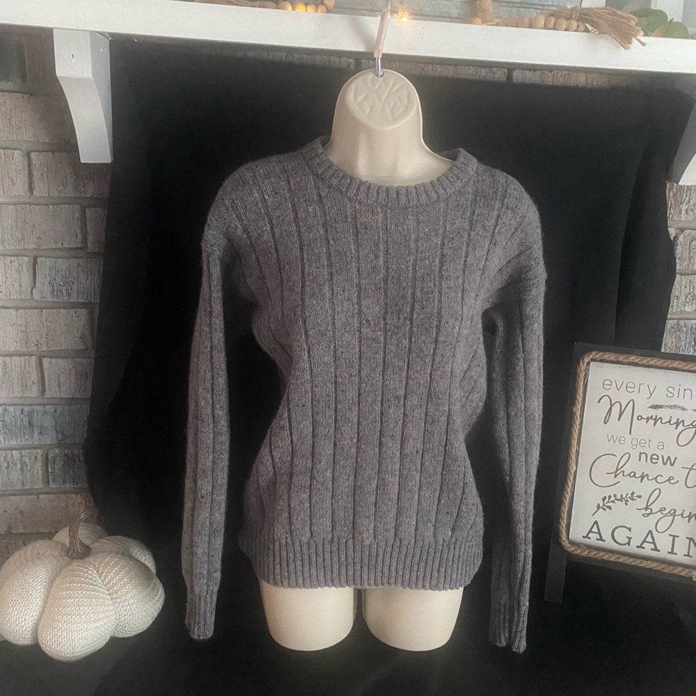 Gray Ribbed Crew Neck Sweater